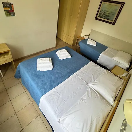 Hotel Urania Nuova Gestione Rimini Buitenkant foto
