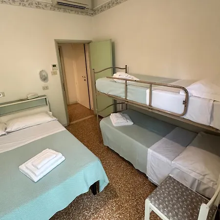 Hotel Urania Nuova Gestione Rimini Buitenkant foto