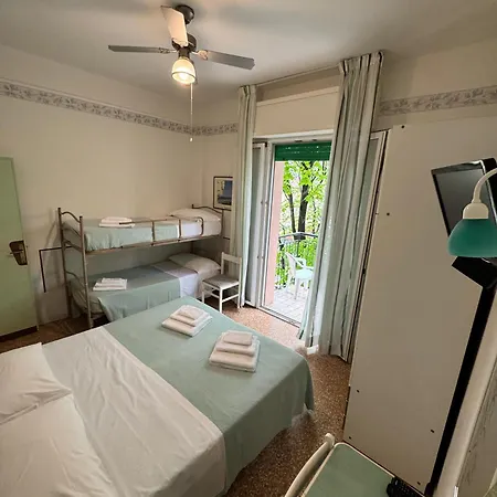 Hotel Urania Nuova Gestione Rimini Buitenkant foto
