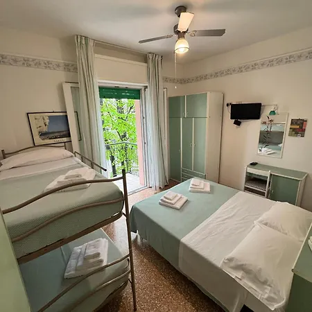 Hotel Urania Nuova Gestione Rimini Buitenkant foto