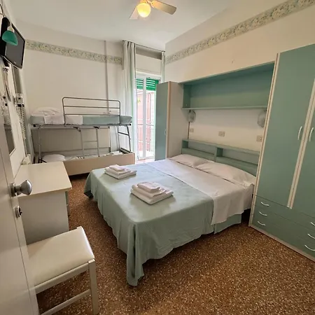 Hotel Urania Nuova Gestione Rimini Buitenkant foto