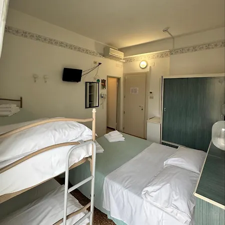 Hotel Urania Nuova Gestione Rimini Buitenkant foto